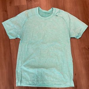 Lululemon mens shirt size M